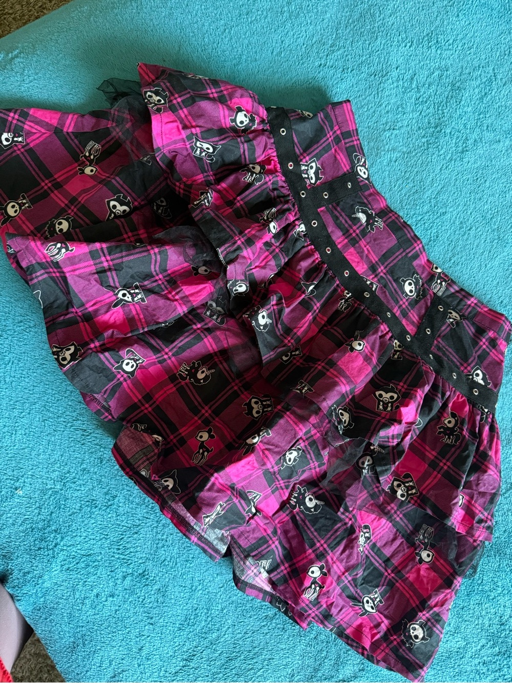 skelanimals kit the cat hot topic skirt hot pink plaid layered with mesh
